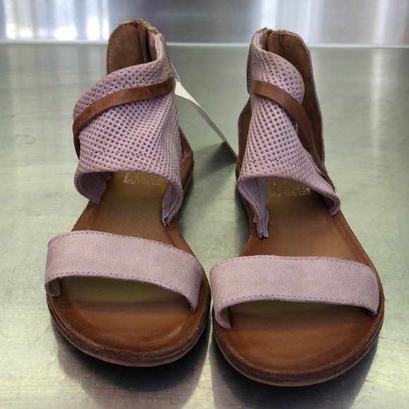 New Miz Mooz mauve and brown leather sandals. - Picture 3 of 6